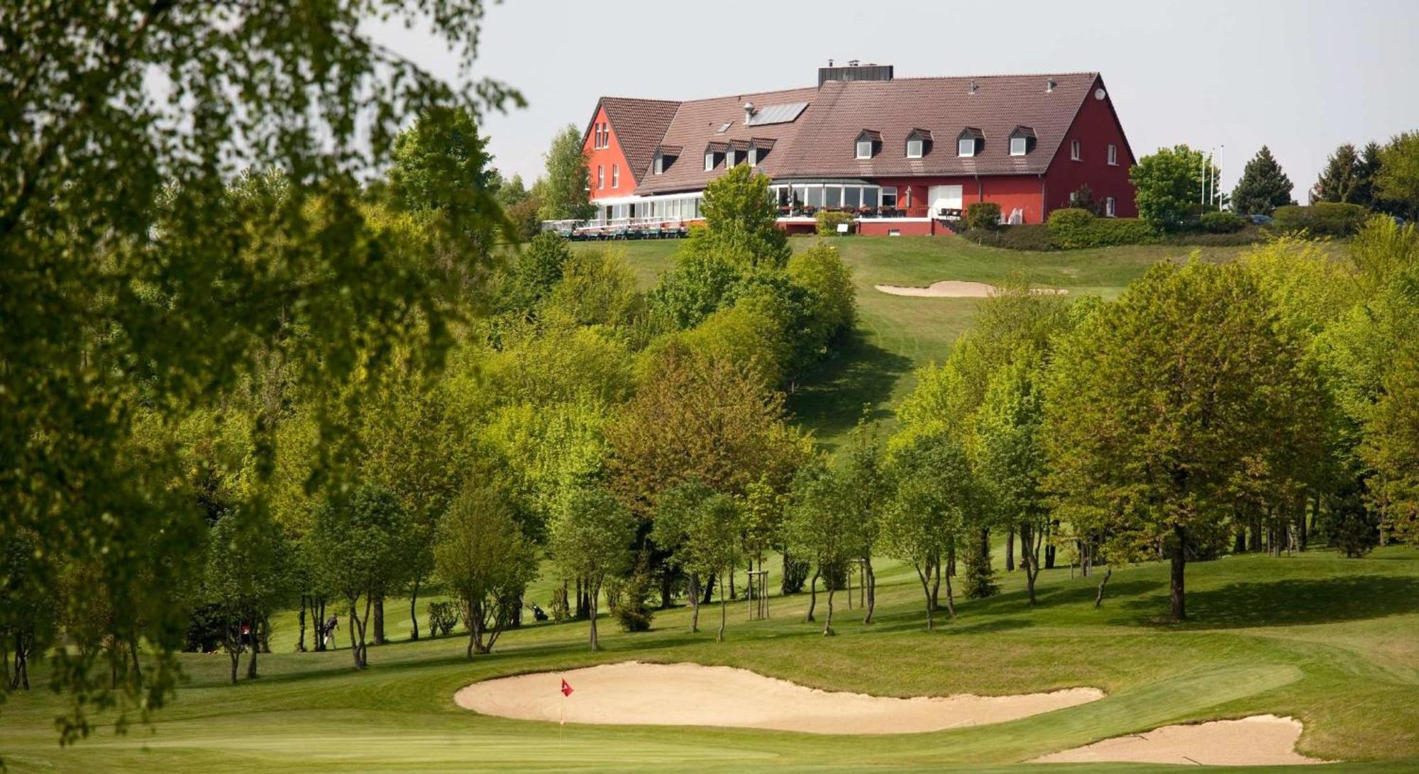 L'Hotel Et Restaurant Du Golf De Clervaux Eselborn Esterno foto