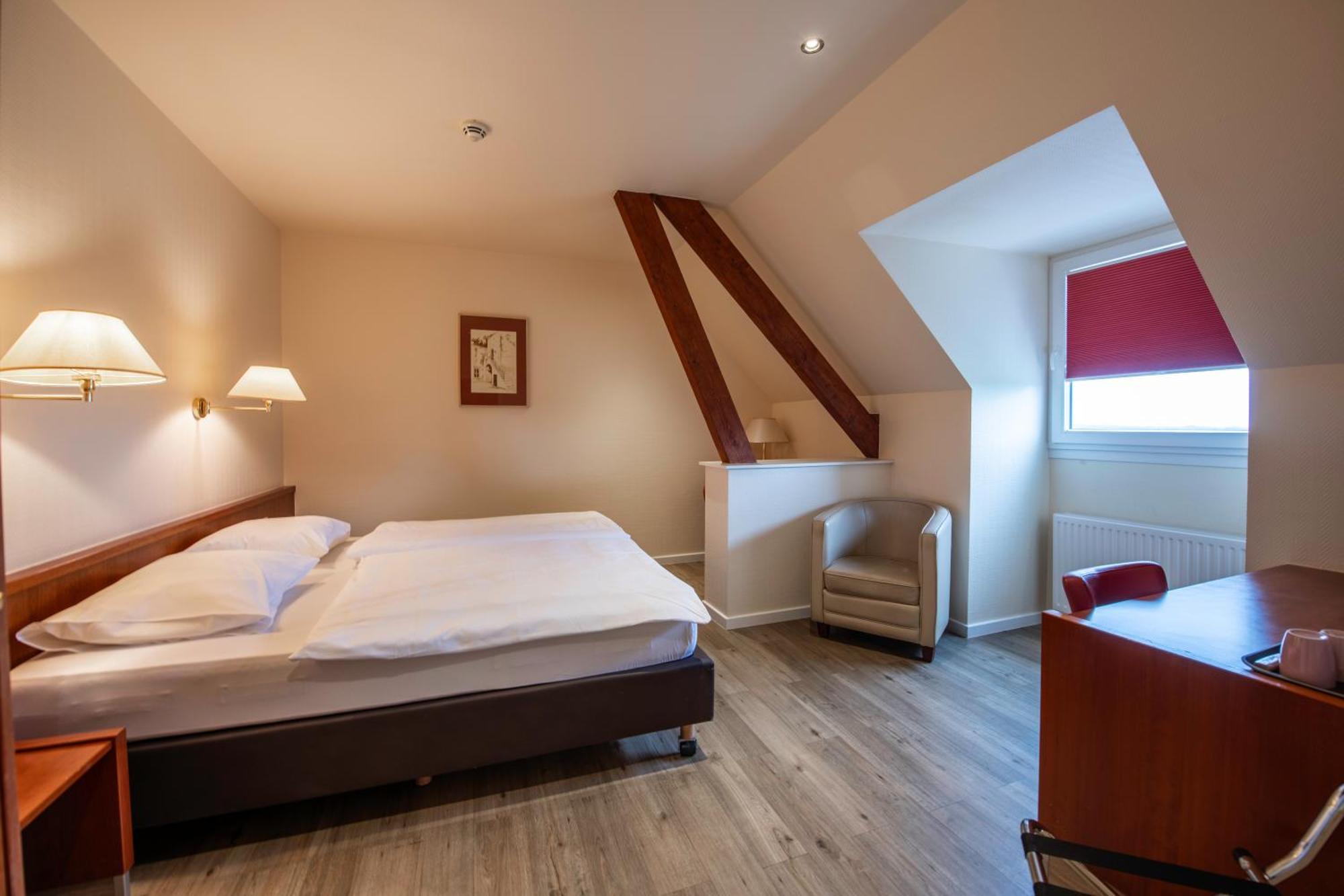 L'Hotel Et Restaurant Du Golf De Clervaux Eselborn Esterno foto