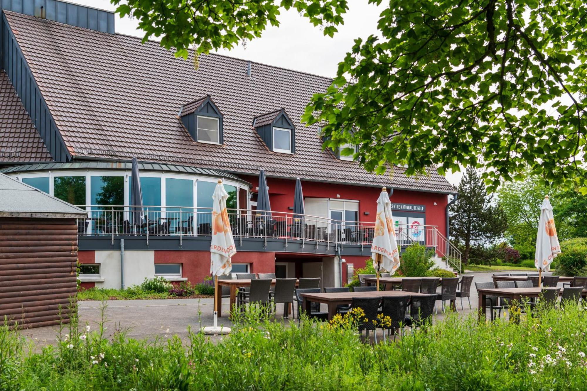 L'Hotel Et Restaurant Du Golf De Clervaux Eselborn Esterno foto